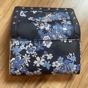 Michael Kors Woman of Kors Jet Set floral blue Travel Wallet